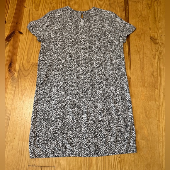 Jenni Kayne Leopard Print Round Neckline Shift Tee Mini Dress SIZE MED Vacation - Picture 15 of 15